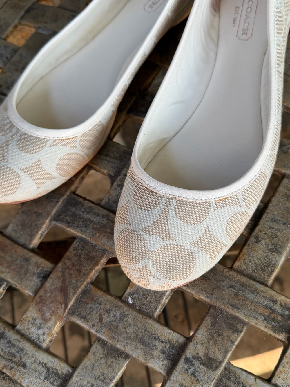 COACH 7.5B Beige Signature Monogram Canvas Ballet Flats - Picture 6 of 13